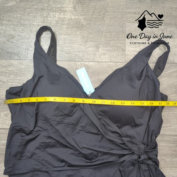 Yonique Plus Size Tie Side One Piece Swimsuit Size 20W - Picture 5 of 7